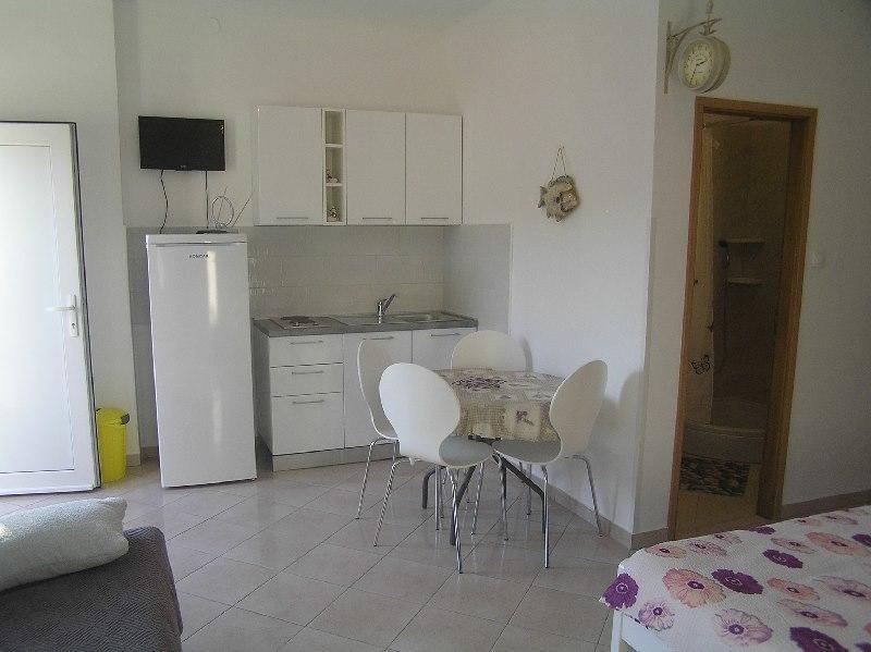Deda Apartments Pag Town Εξωτερικό φωτογραφία